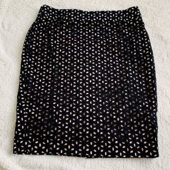 LOFT Dresses & Skirts - LOFT size 8 black and nude eyelet pencil skirt EUC